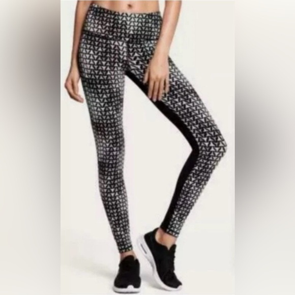 Victoria's Secret Sport Knockout Tight Leggings Sz M - Picture 1 of 11